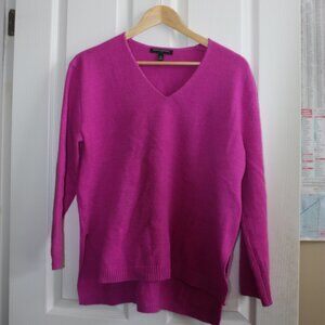 Banana Republic Magenta Pink Blend V-Neck Sweater